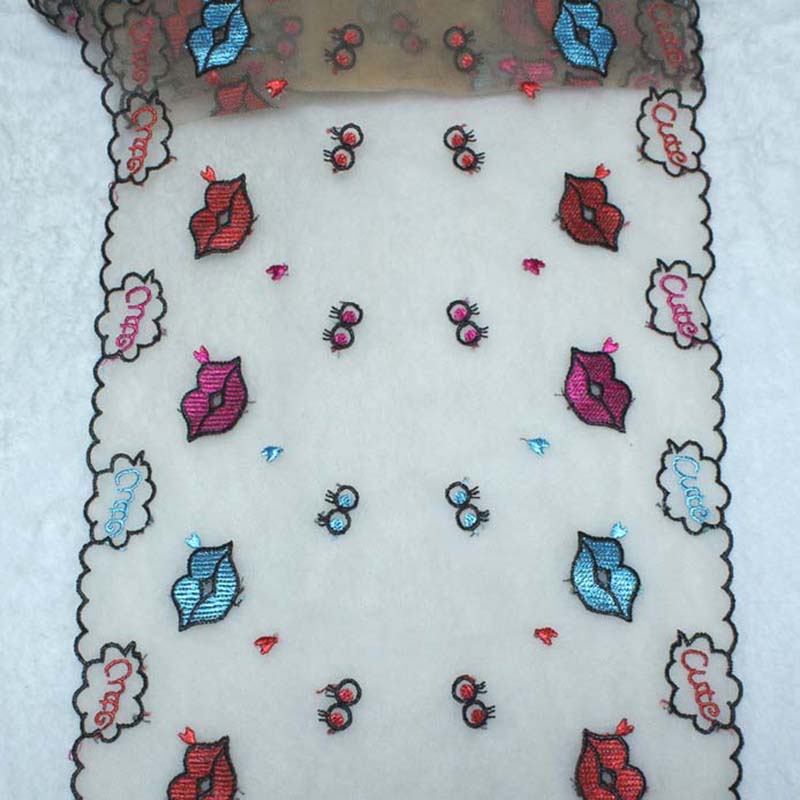 Embroidery Lips - 20 yardas de encaje bordado de