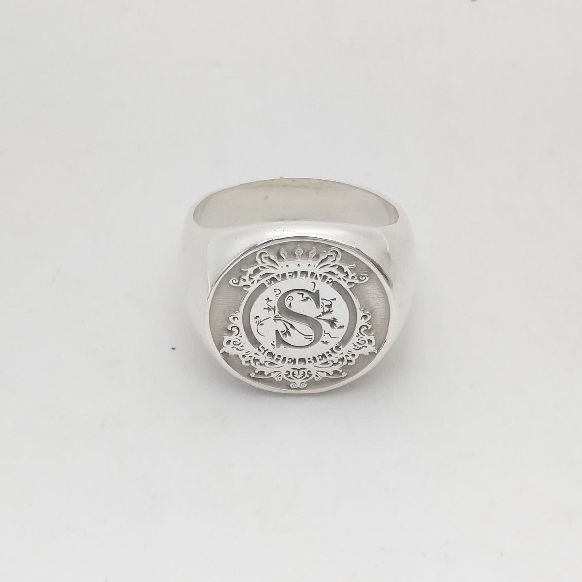 Anillo superior redondo grabad - Embroidery Alphabet reseña y precio