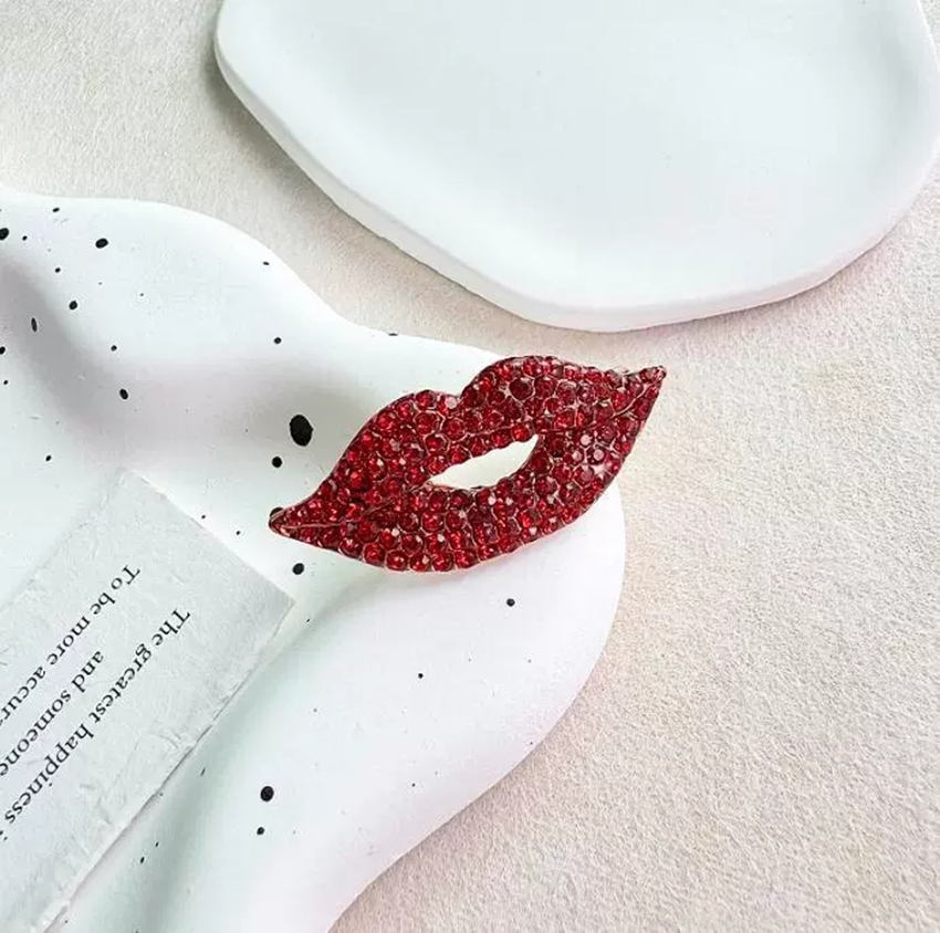 Broches llenos de cristal con  - Embroidery Lips reseña y precio