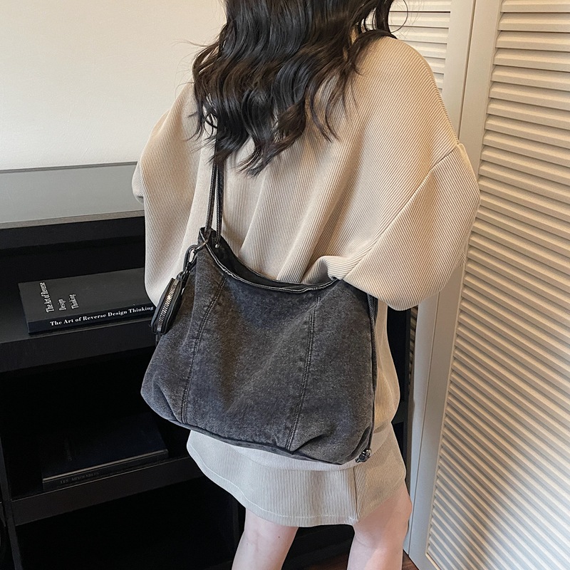 Nuevo Bolso Bandolera Estilo C - Embroidery Keychain reseña y precio